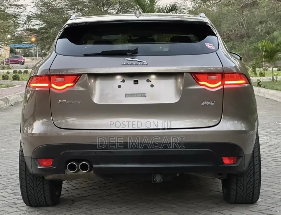 Jaguar F-Pace 2017 Beige