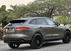 Jaguar F-Pace 2017 Beige