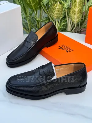 Men's Shoes or Viatu in Awe Manner