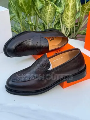 Men's Shoes or Viatu in Awe Manner