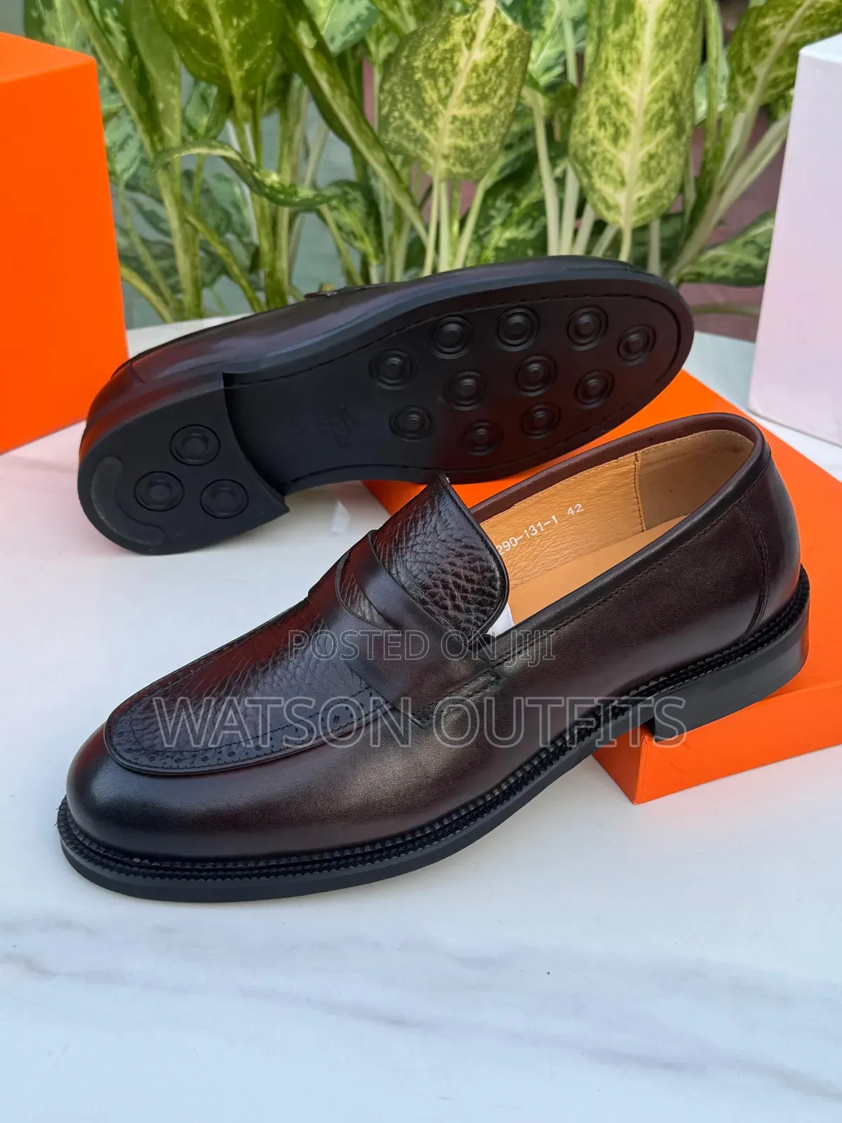 Men's Shoes or Viatu in Awe Manner