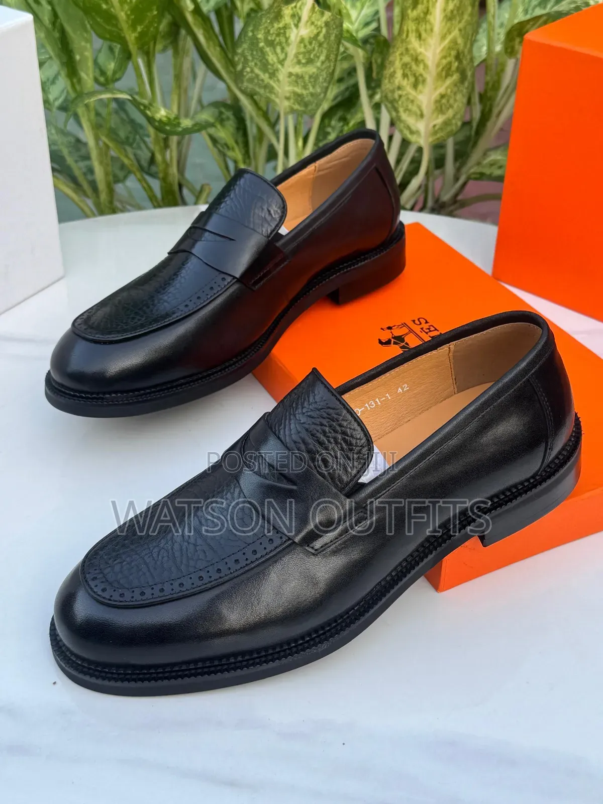 Men's Shoes or Viatu in Awe Manner