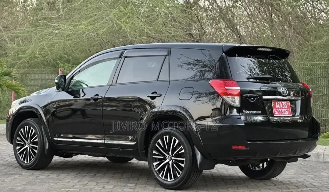 Toyota Vanguard 2012 Black
