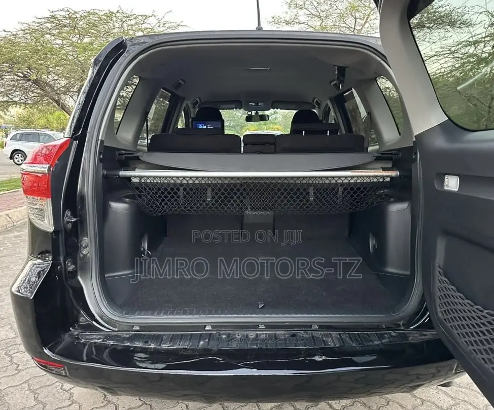 Toyota Vanguard 2012 Black