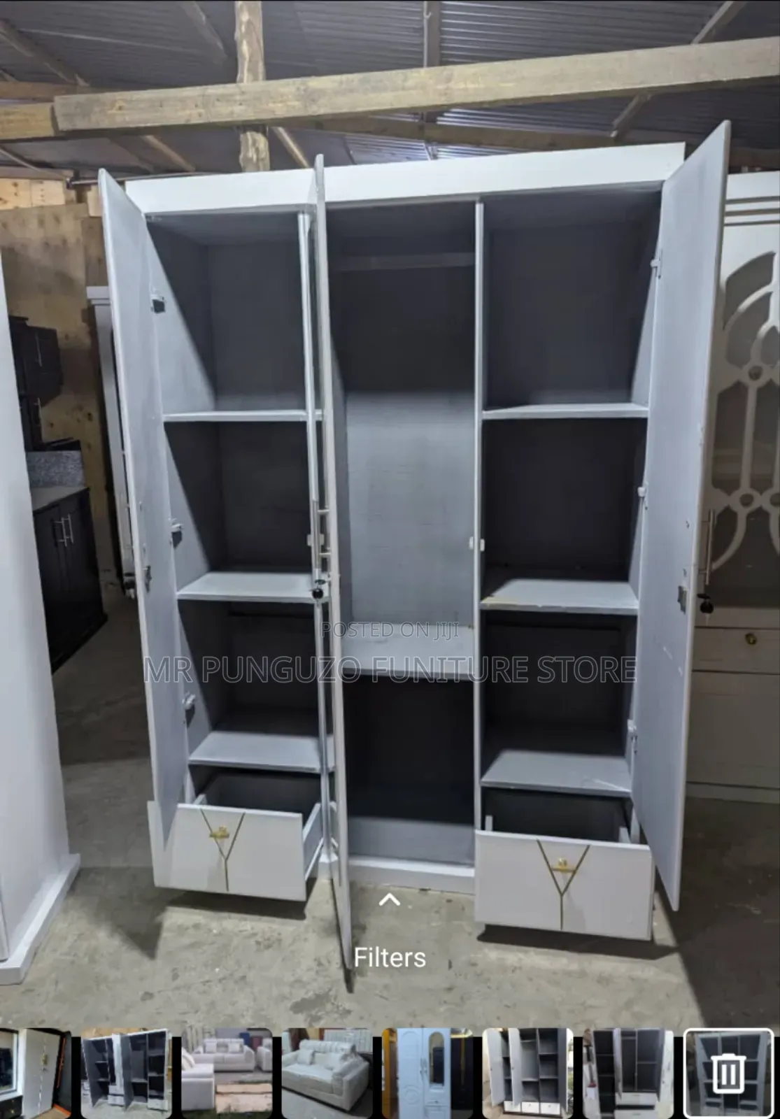 Kabati Nguo Milango Mitatu Classic Sana Kioo Full Black and White 