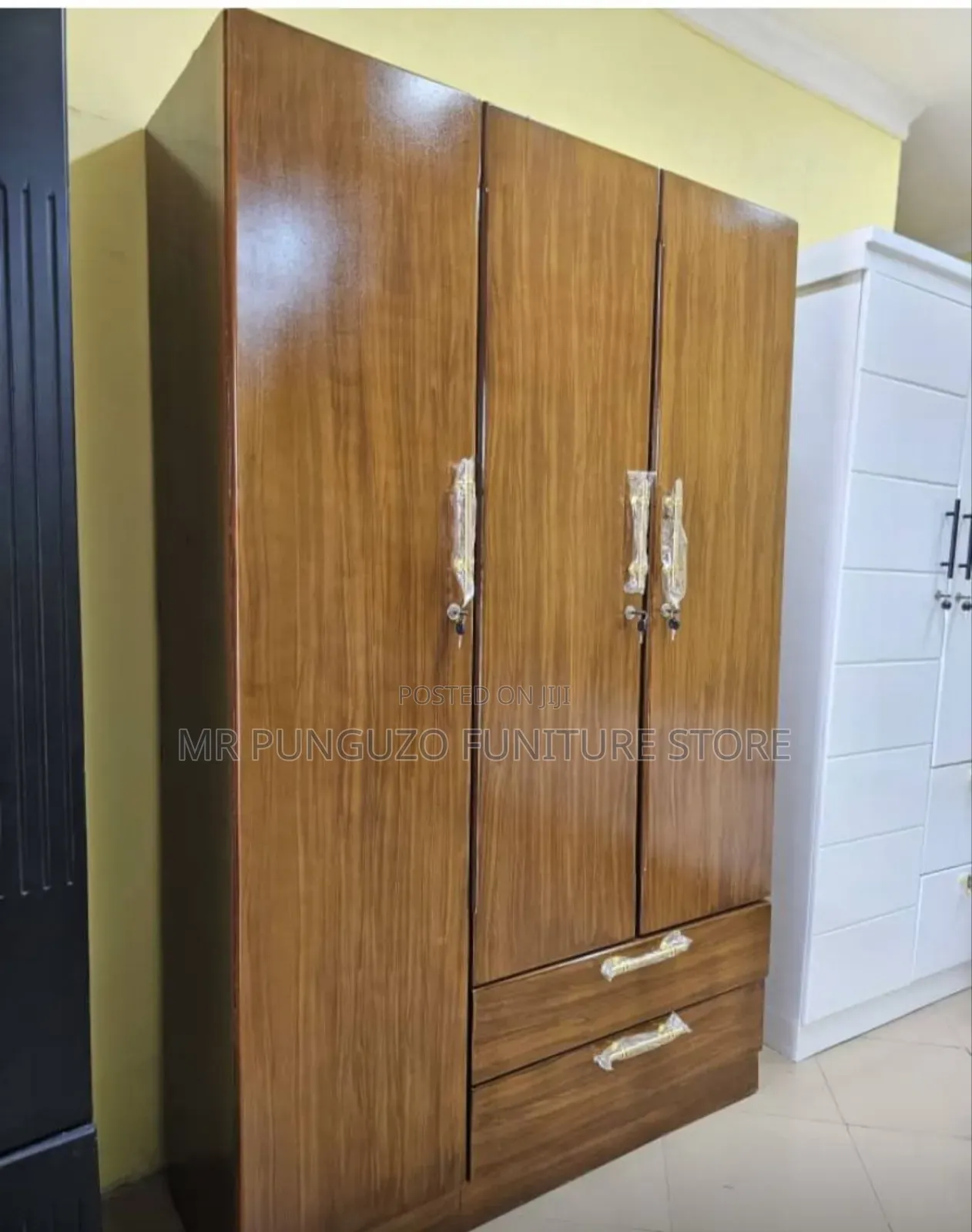 Kabati Milango Mitatu Full Mbao