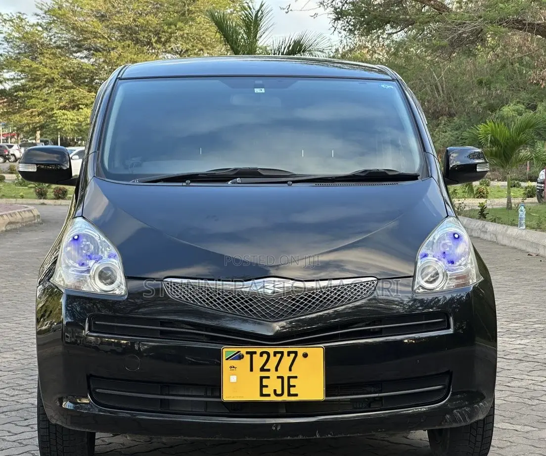 Toyota Ractis 2008 Black