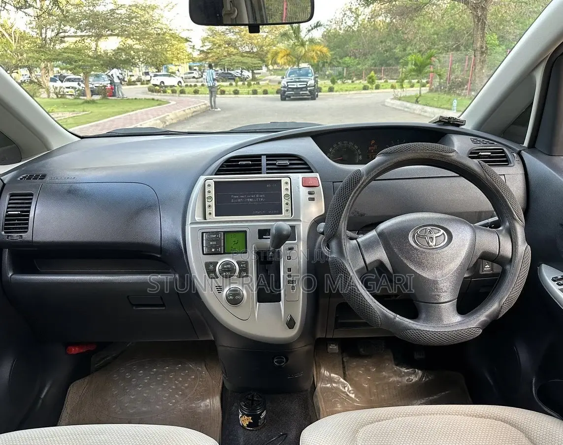 Toyota Ractis 2008 Black