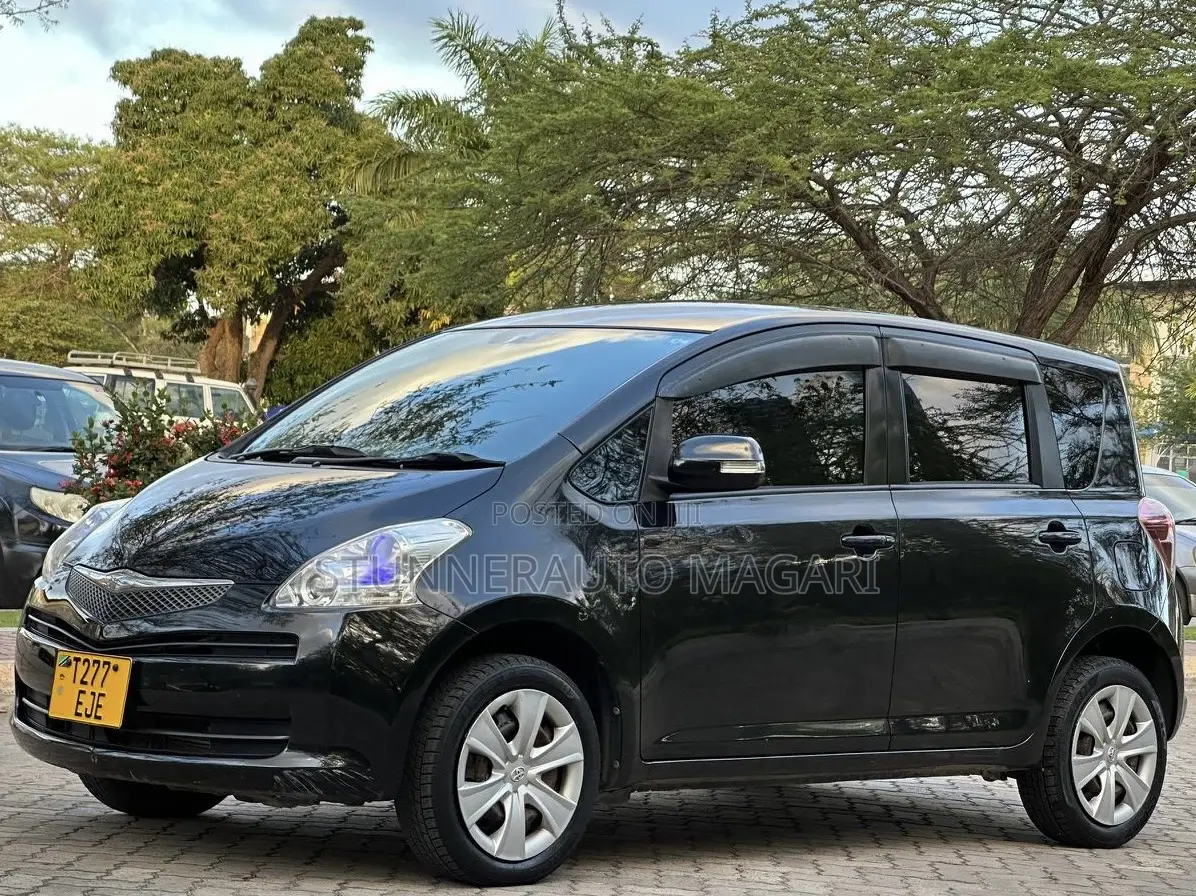 Toyota Ractis 2008 Black