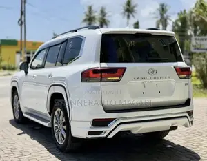 New Toyota Land Cruiser 2024 Pearl