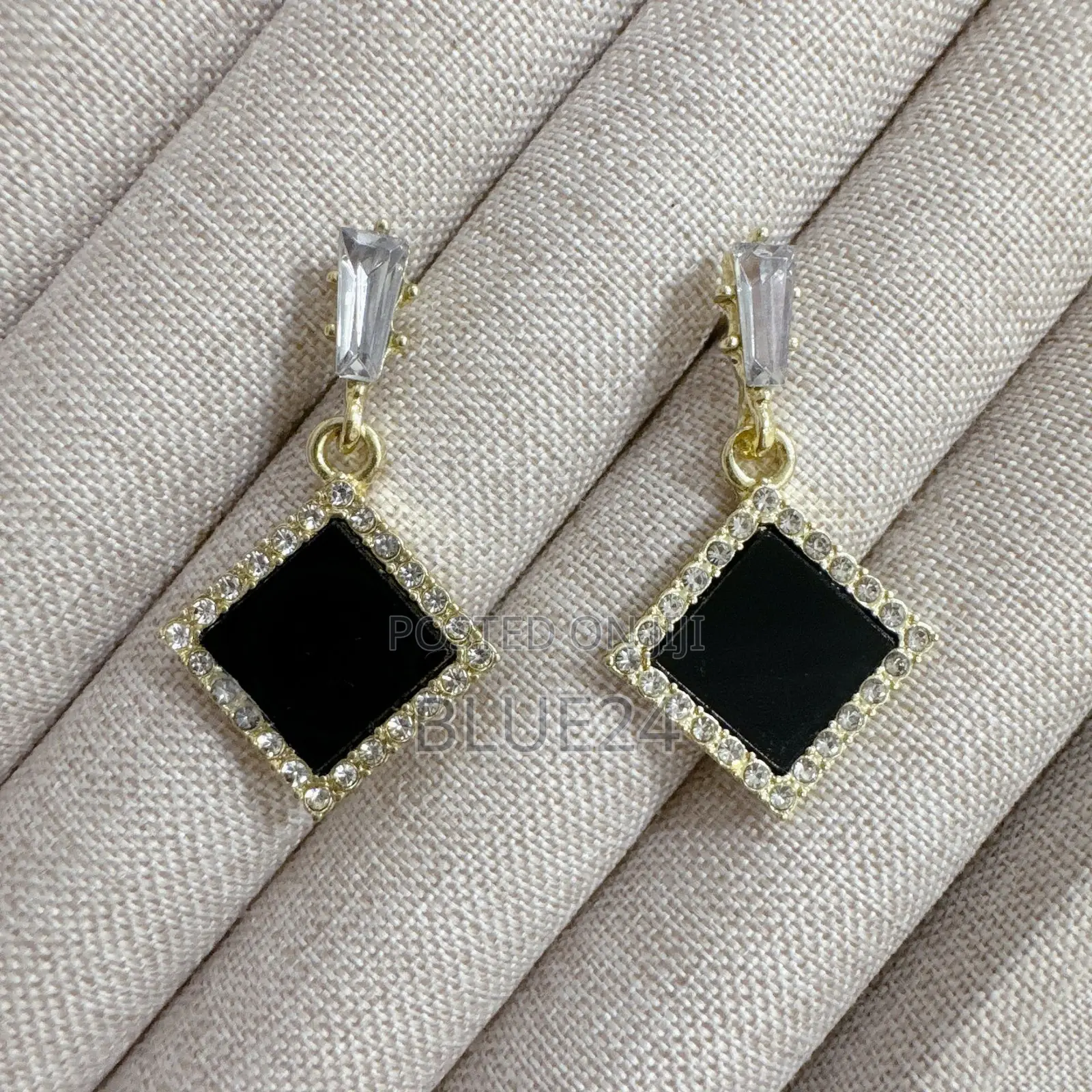 Black Acrylic Rhombus Drop Earrings for Women Crystal Frame Rhonestone