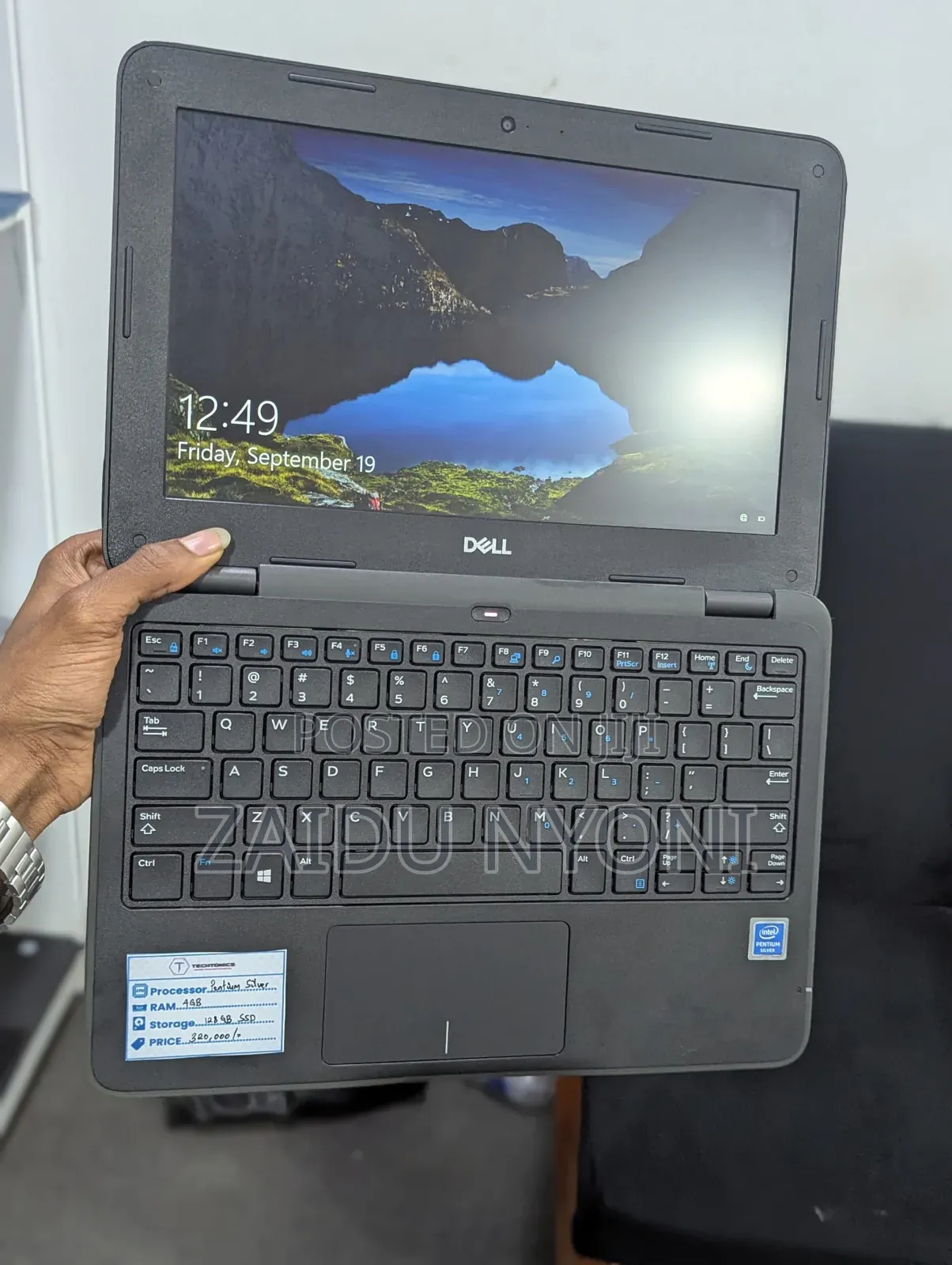 New Laptop Dell Latitude 3189 4GB Intel SSD 128GB