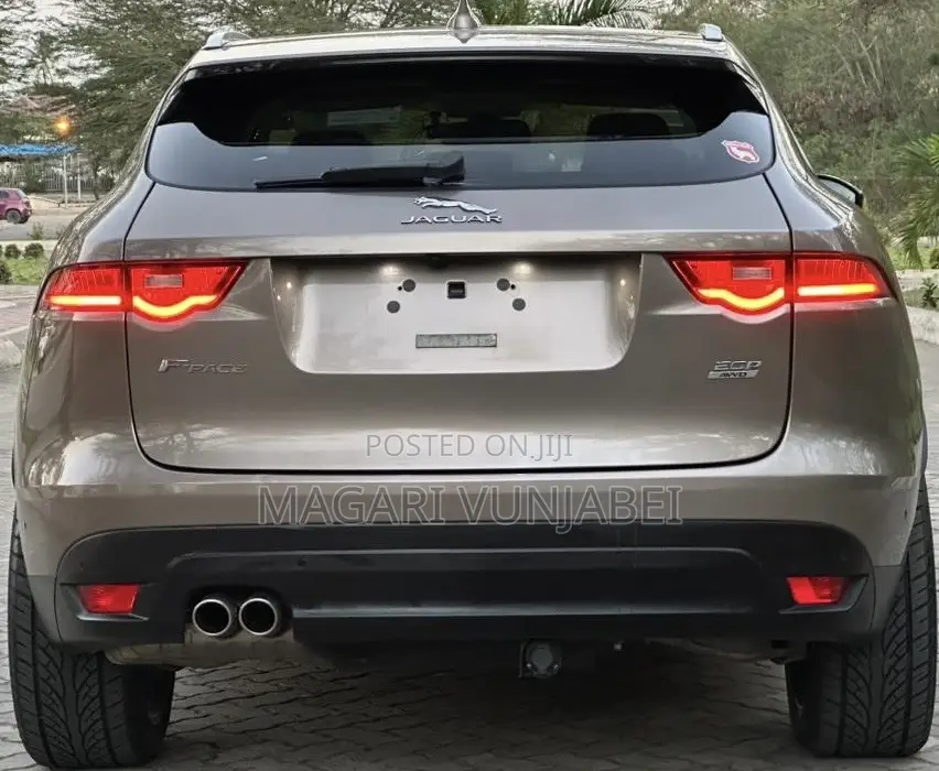 Jaguar F-Pace 2017 Beige