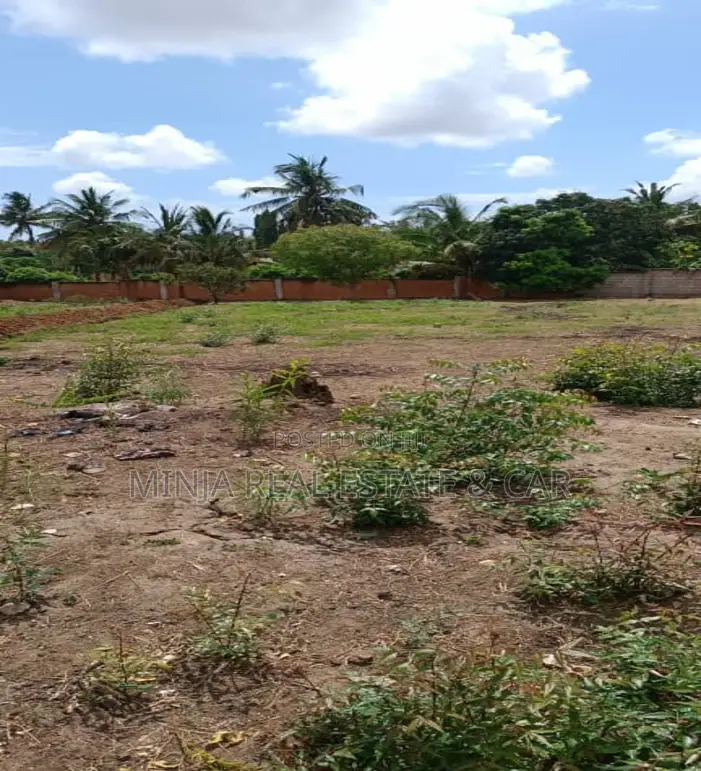 Plot for Sale Madale Police