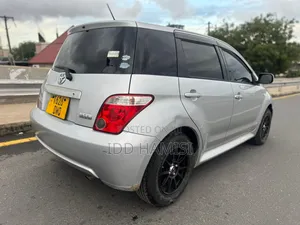 Toyota IST 2006 Silver