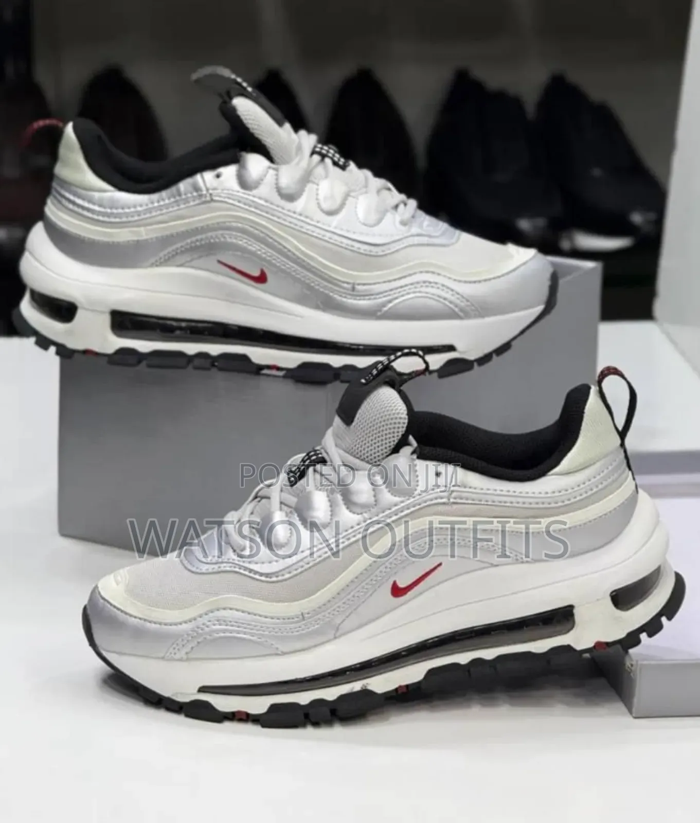 Male Shoes or Sneakers or Raba in Excellent Mode