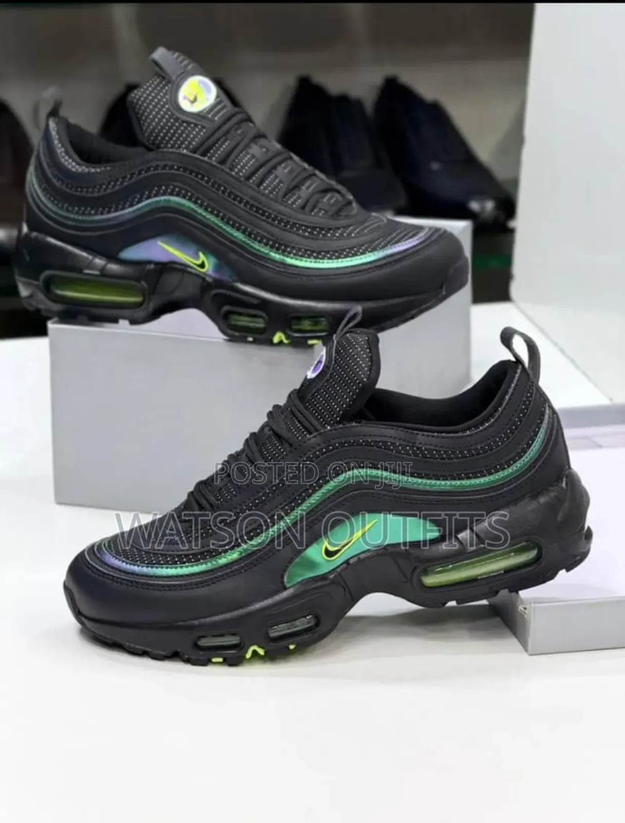 Male Shoes or Sneakers or Raba in Excellent Mode