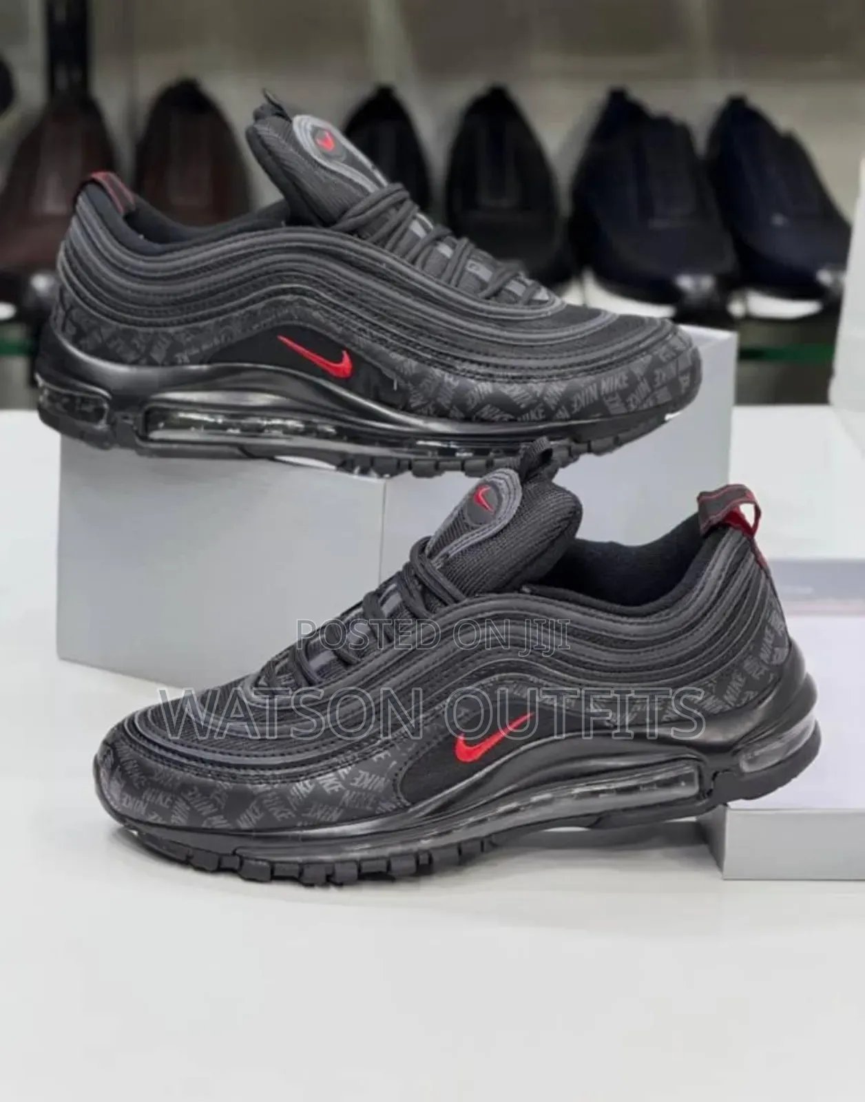 Male Shoes or Sneakers or Raba in Excellent Mode