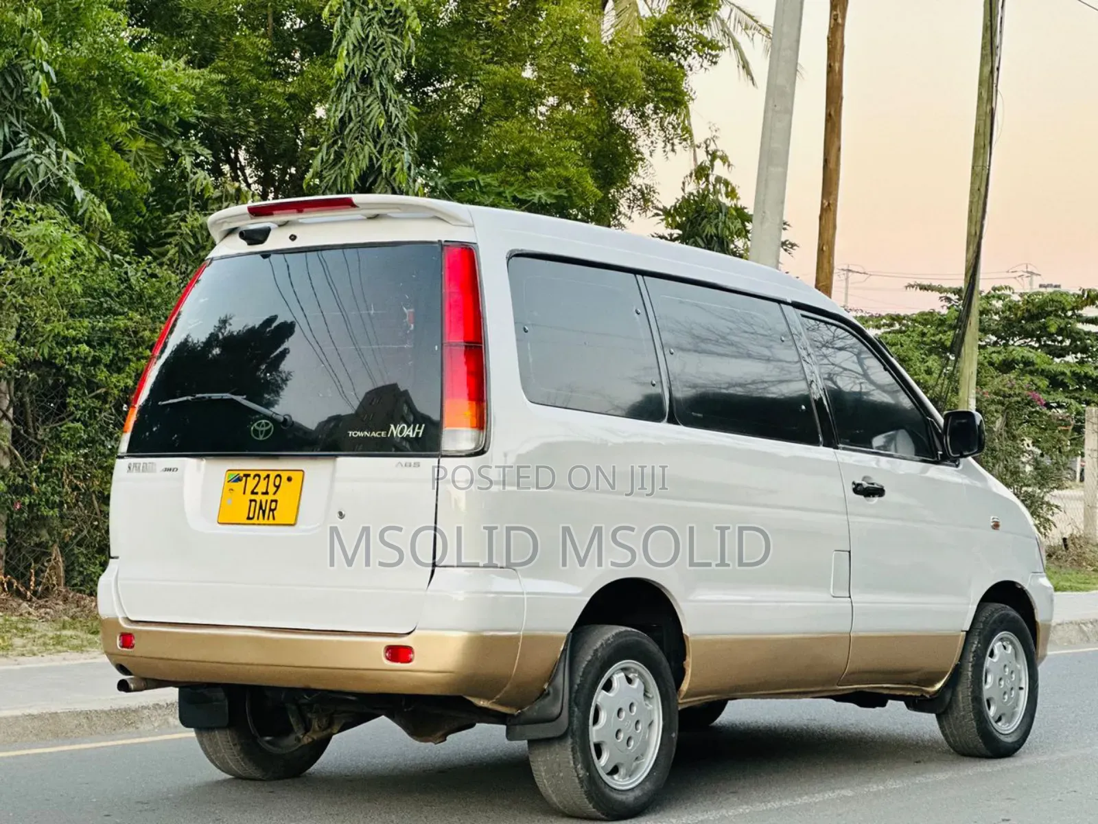 Toyota Noah 2002 Silver