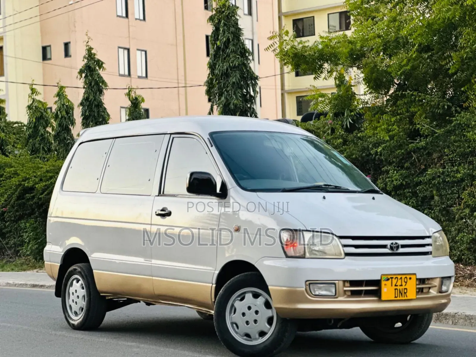 Toyota Noah 2002 Silver