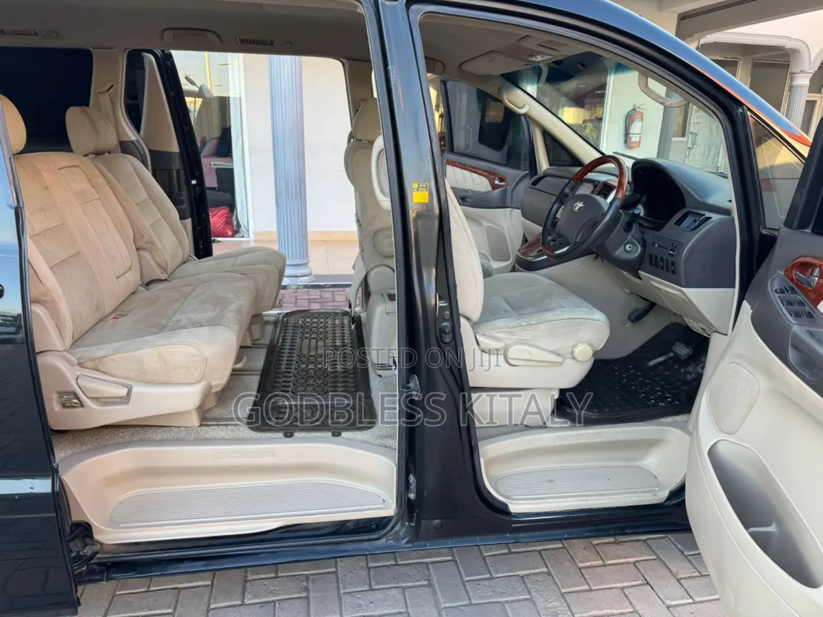 Toyota Alphard 2.4 Hybrid AWD 2004 Black