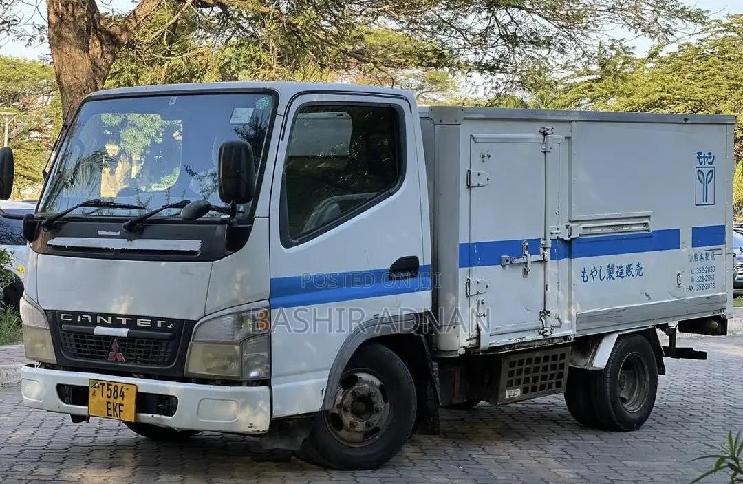 Mitsubishi Canter Guts Refrigerator 1.5 Tonnes on Sale.