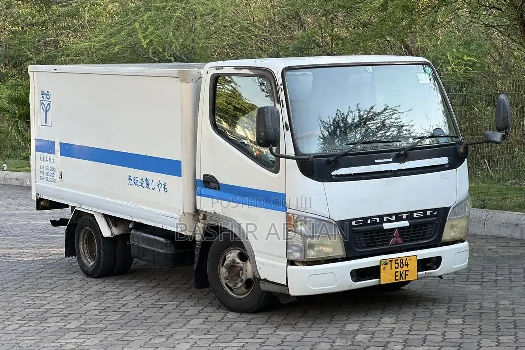 Mitsubishi Canter Guts Refrigerator 1.5 Tonnes on Sale.
