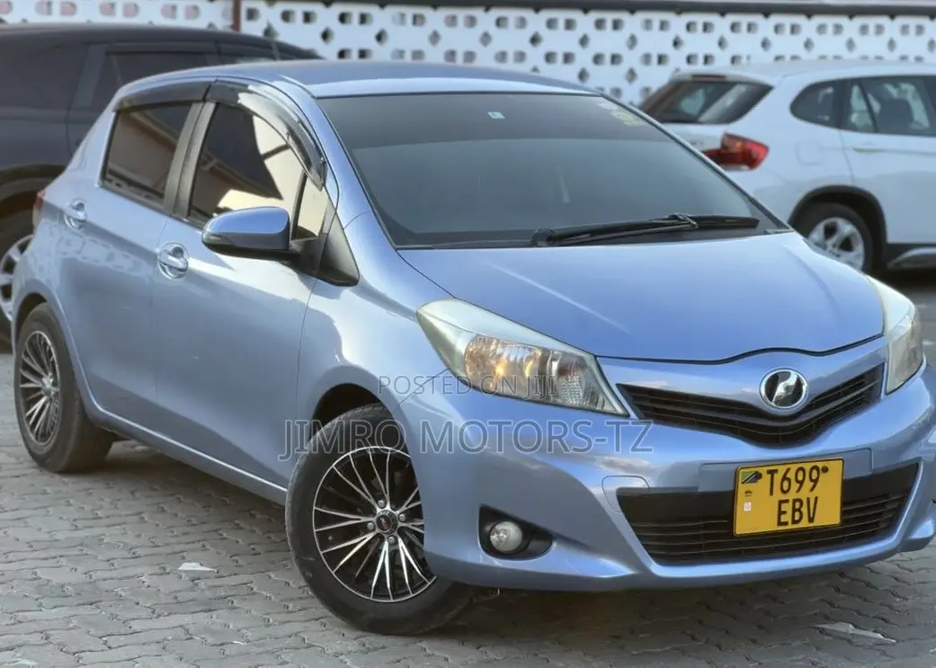 Toyota Vitz 2012 Blue