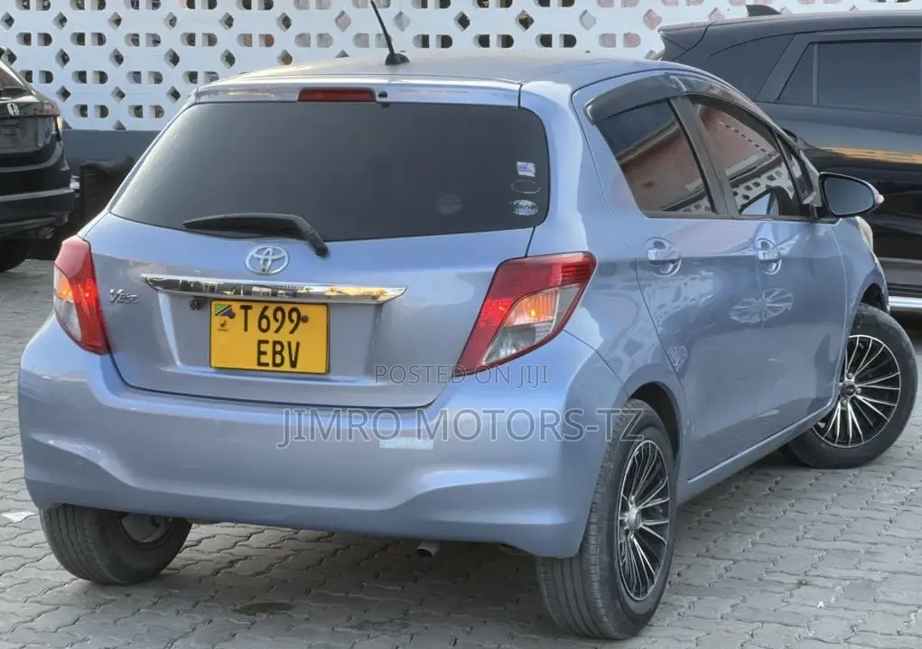 Toyota Vitz 2012 Blue