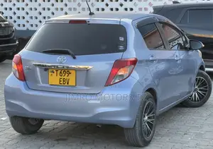 Toyota Vitz 2012 Blue