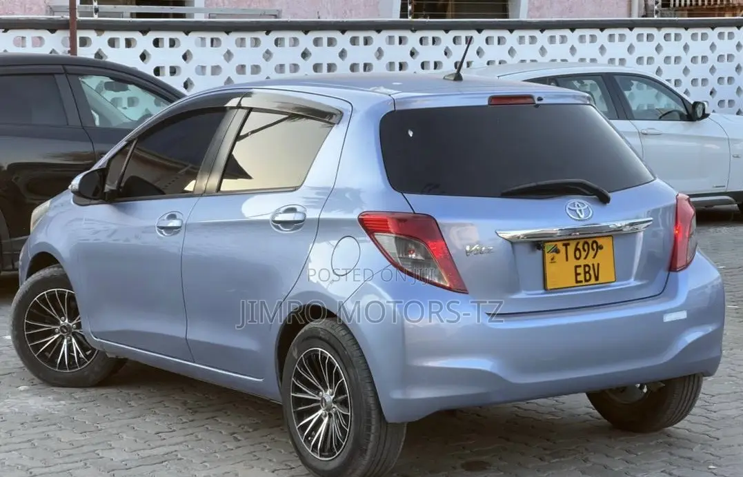 Toyota Vitz 2012 Blue