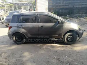 Toyota IST 2005 Gray