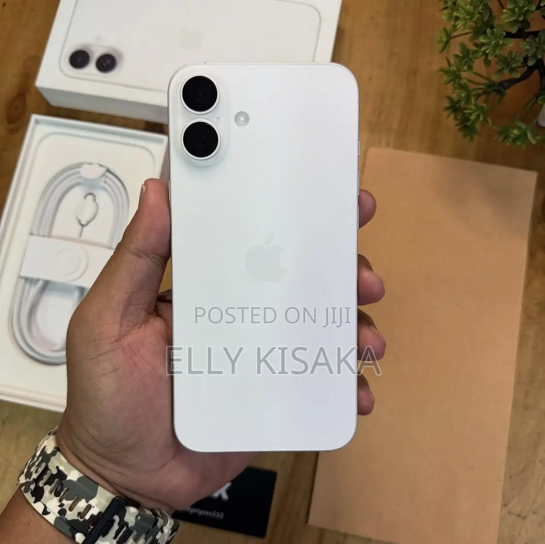 New Apple iPhone 16 128 GB White