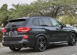 BMW X5 xDrive40i 2022 Black