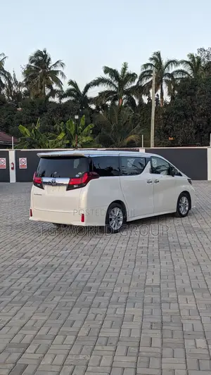 Toyota Alphard 2.5 Petrol FWD 2016 White