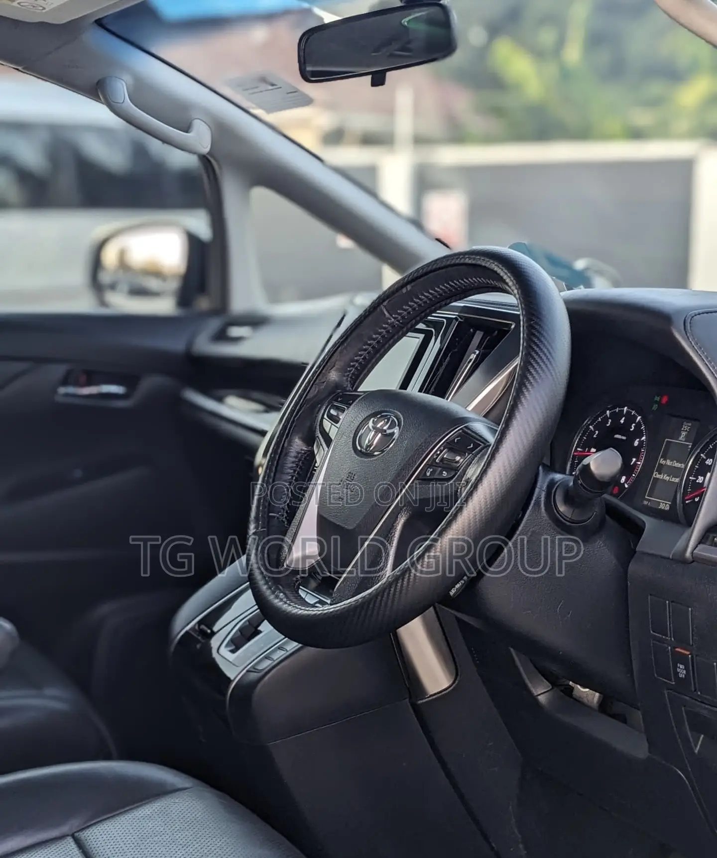 Toyota Alphard 2.5 Petrol FWD 2016 White