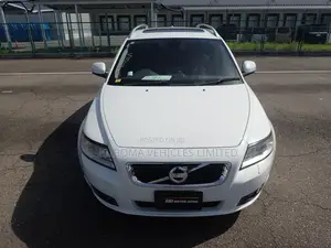 Volvo V50 2011 Pearl