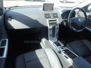 Volvo V50 2011 Pearl