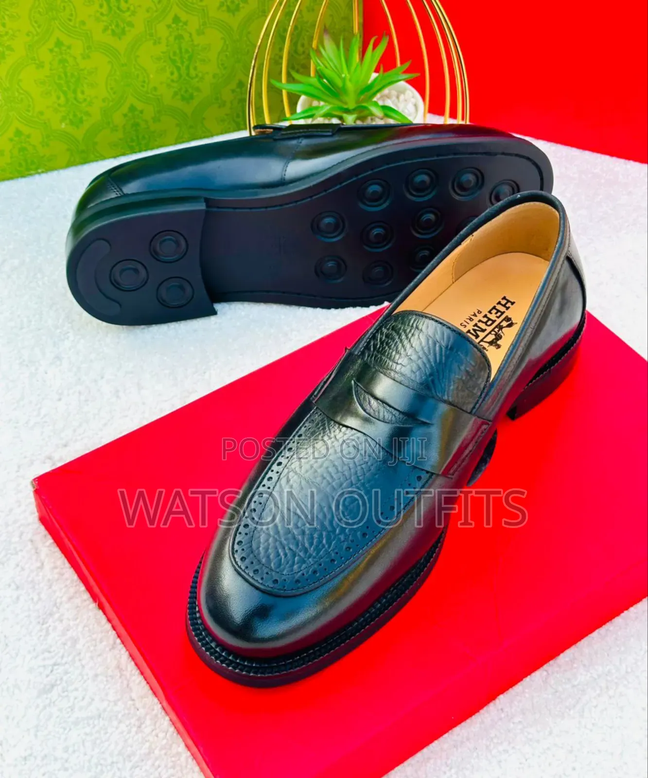 Viatu or Men's Shoes Majestically Worn