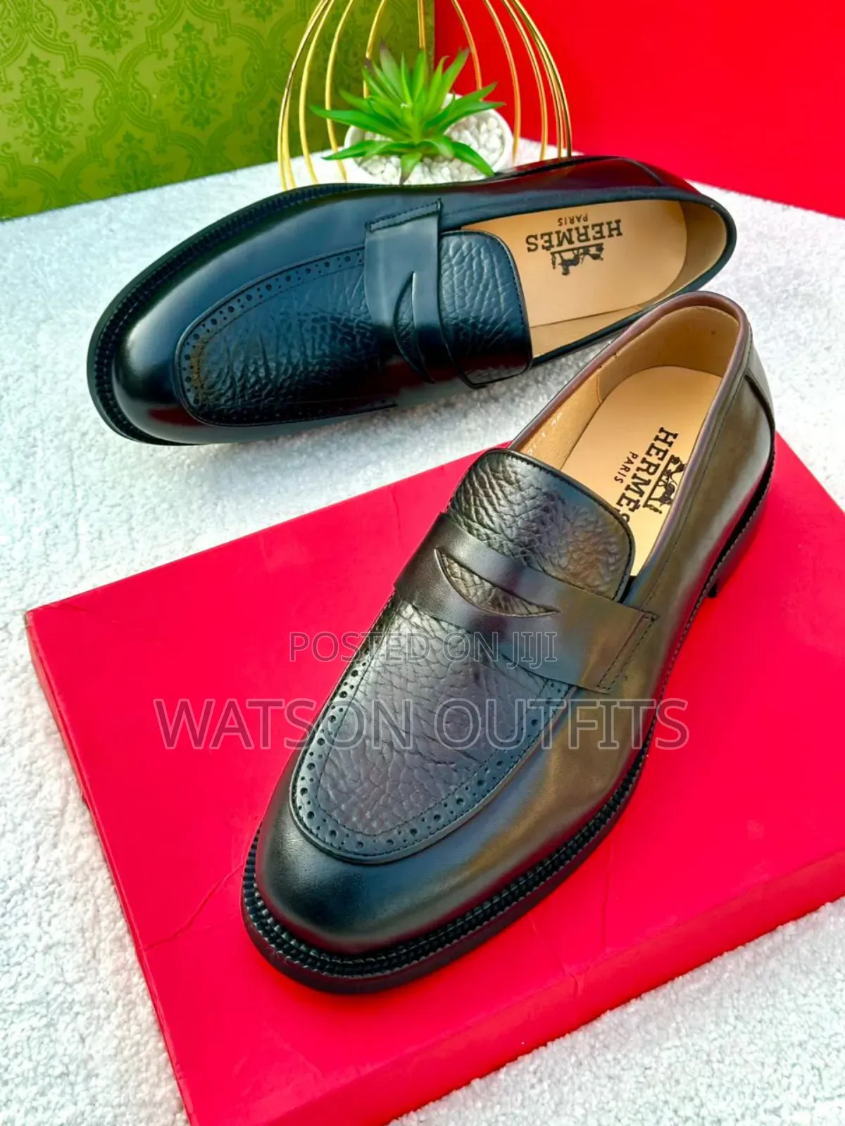 Viatu or Men's Shoes Majestically Worn