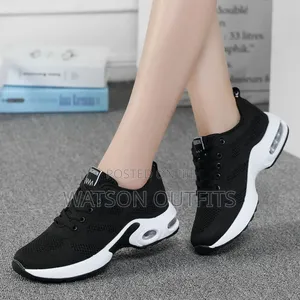 Ladies Shoes or Sneakers or Raba Mpya Kabisa