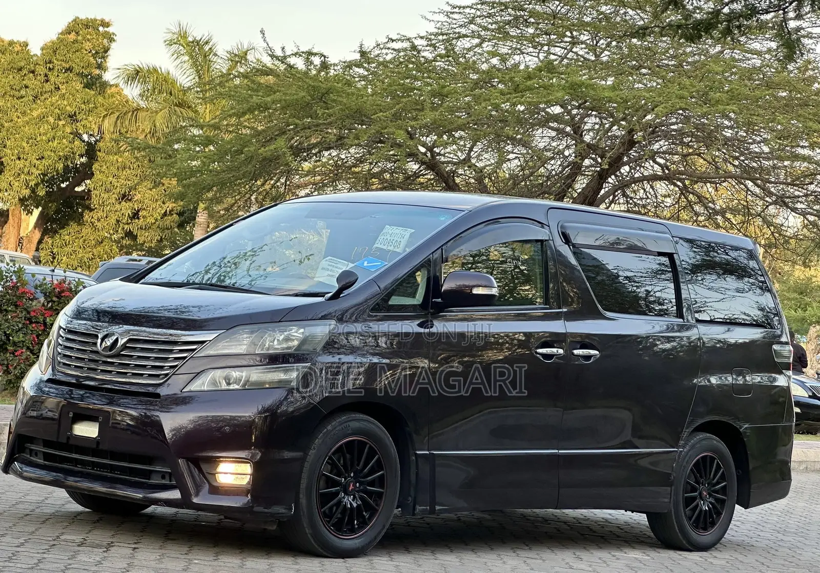 Toyota Vellfire 2010 Black