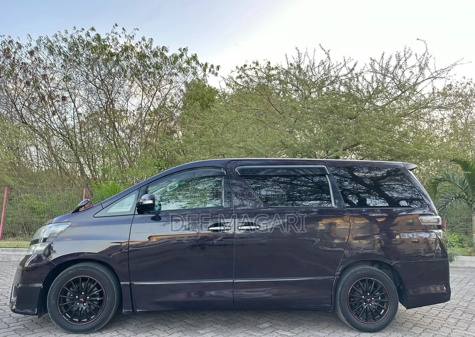 Toyota Vellfire 2010 Black