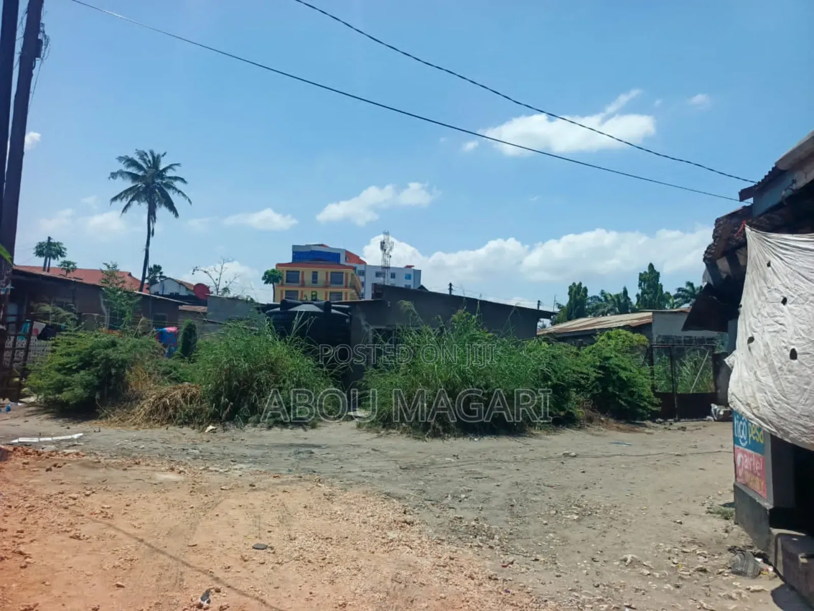 Eneo Linauzwa Ubungo Lina Nyumba 3 Za Makazi