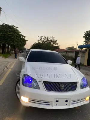 Toyota Crown 2006 White
