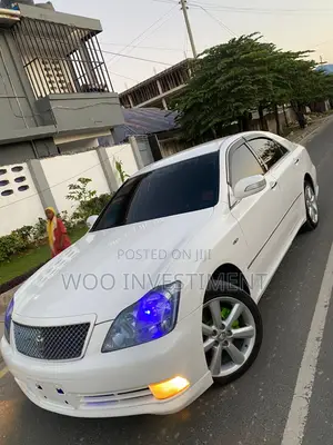Toyota Crown 2006 White