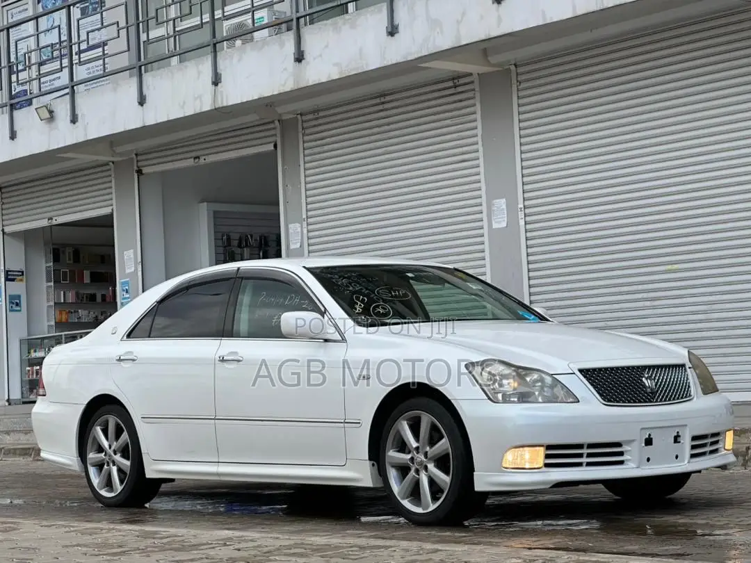Toyota Crown 2004 White