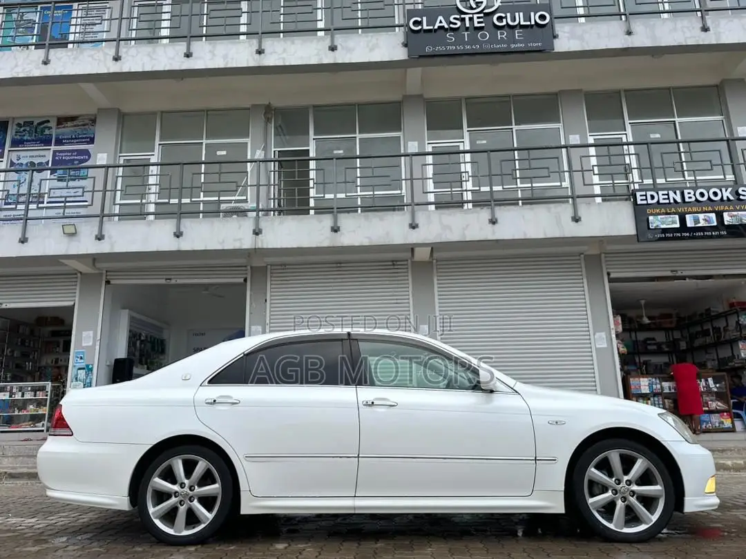 Toyota Crown 2004 White