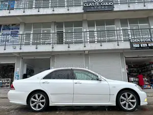 Toyota Crown 2004 White