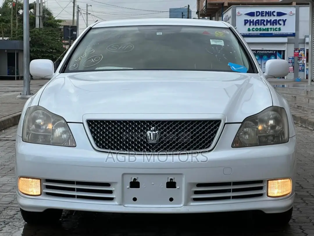 Toyota Crown 2004 White